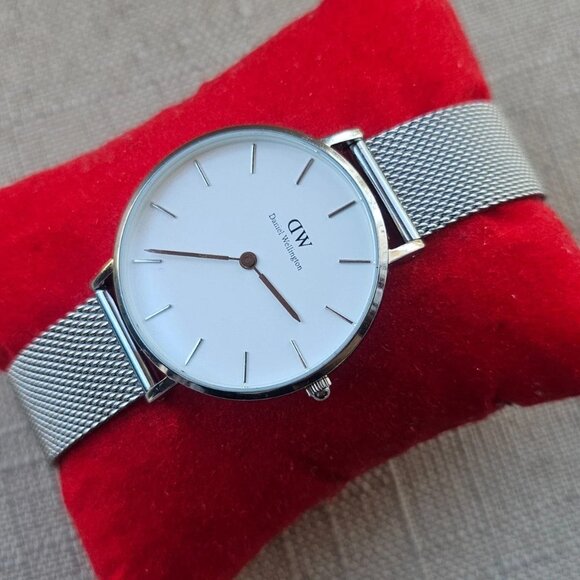 Daniel Wellington Wristwatch Silver Tone Mesh Metal Strap Analog Quartz Watch - Picture 2 of 12